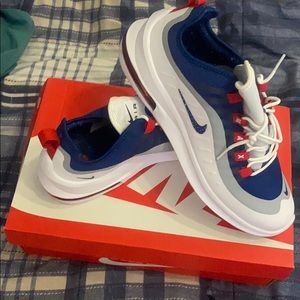 Nike Air Max Axis